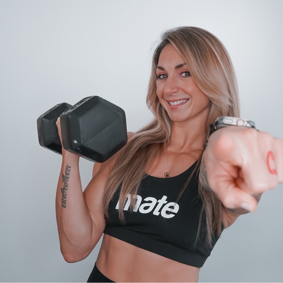 Meet your Posher, Kat - Picture 2 of 2